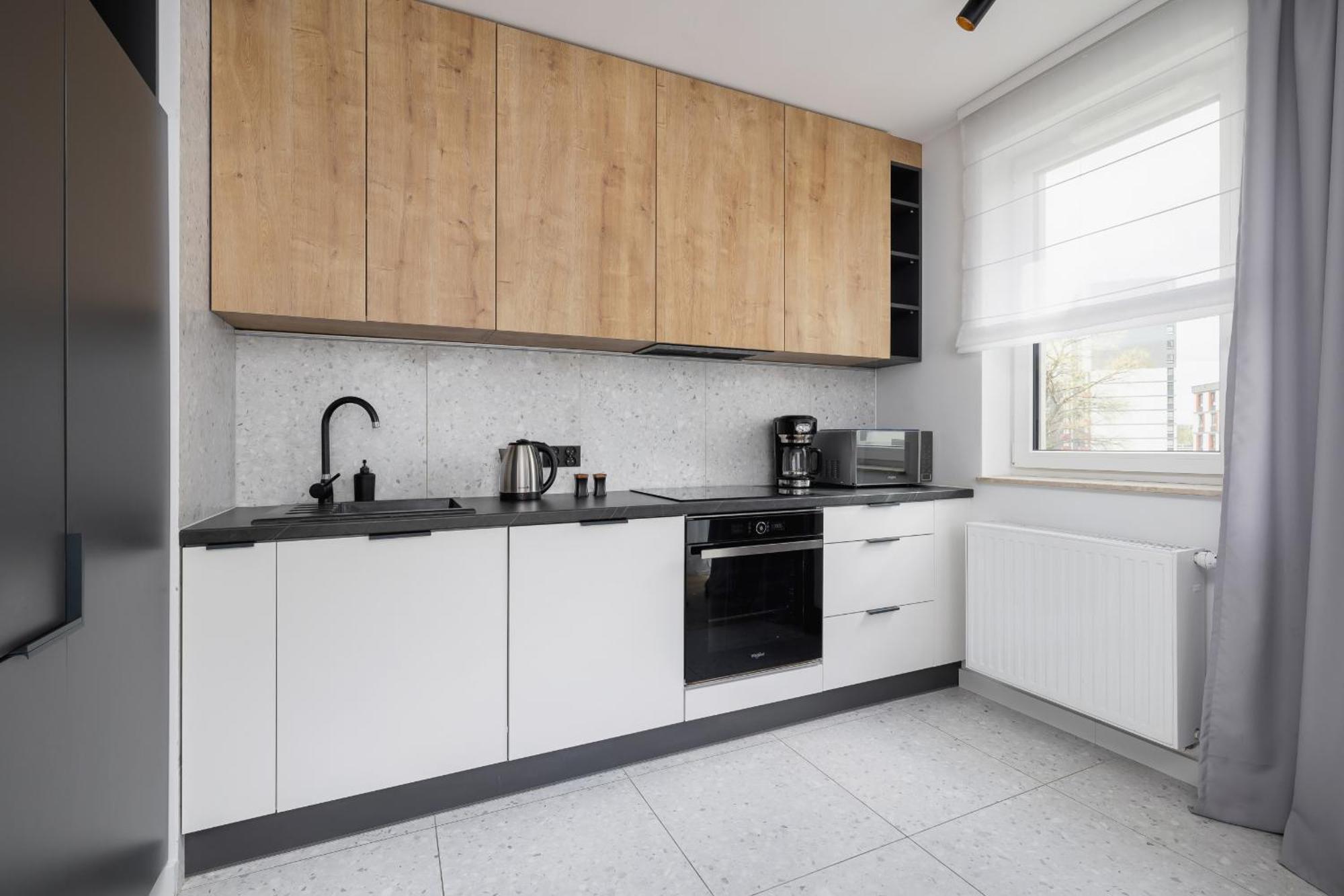 Elegant Apartment In Cracow With Balcony, Parking And Desk By Noclegi Renters Cracóvia Exterior foto