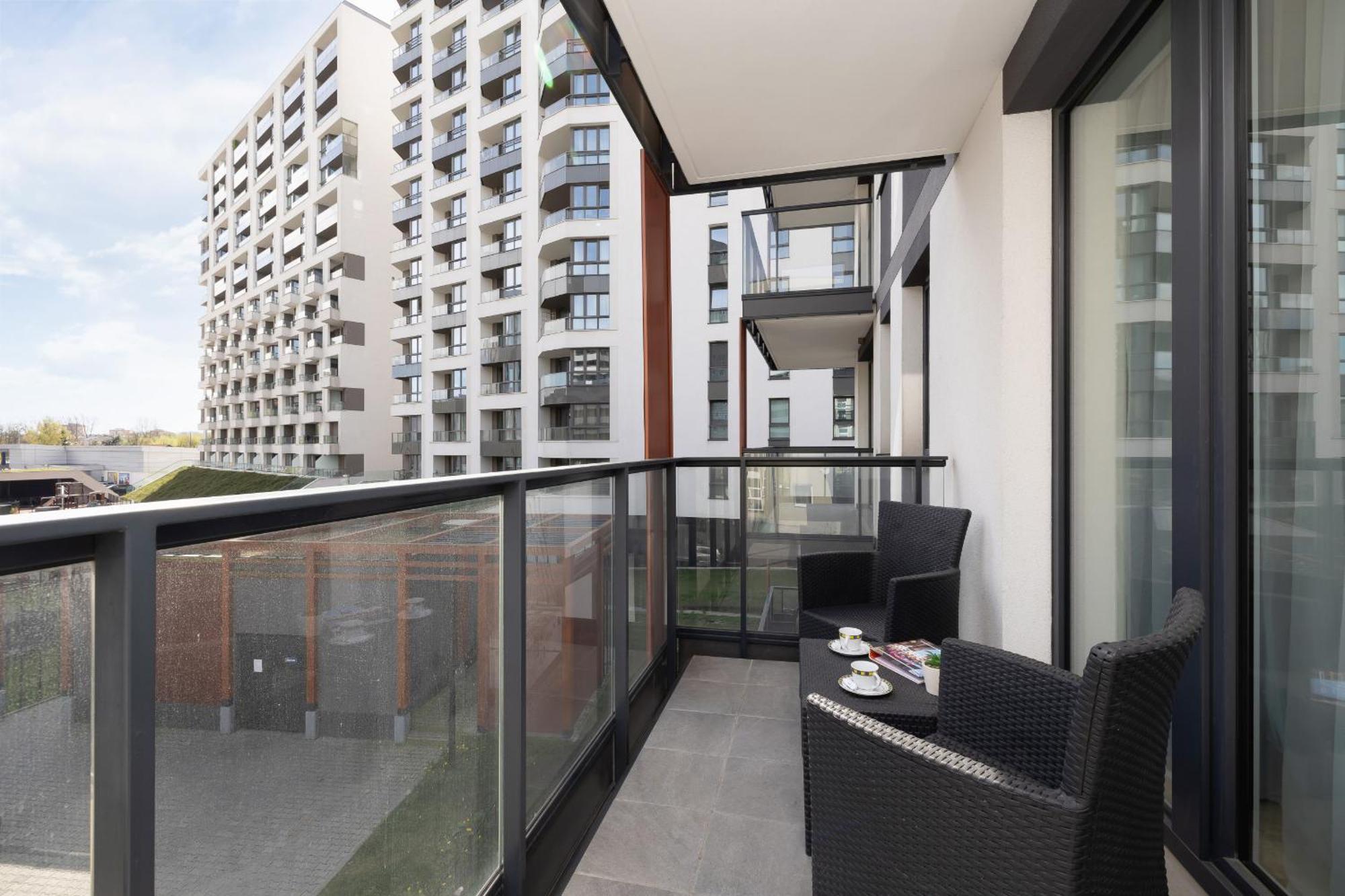 Elegant Apartment In Cracow With Balcony, Parking And Desk By Noclegi Renters Cracóvia Exterior foto
